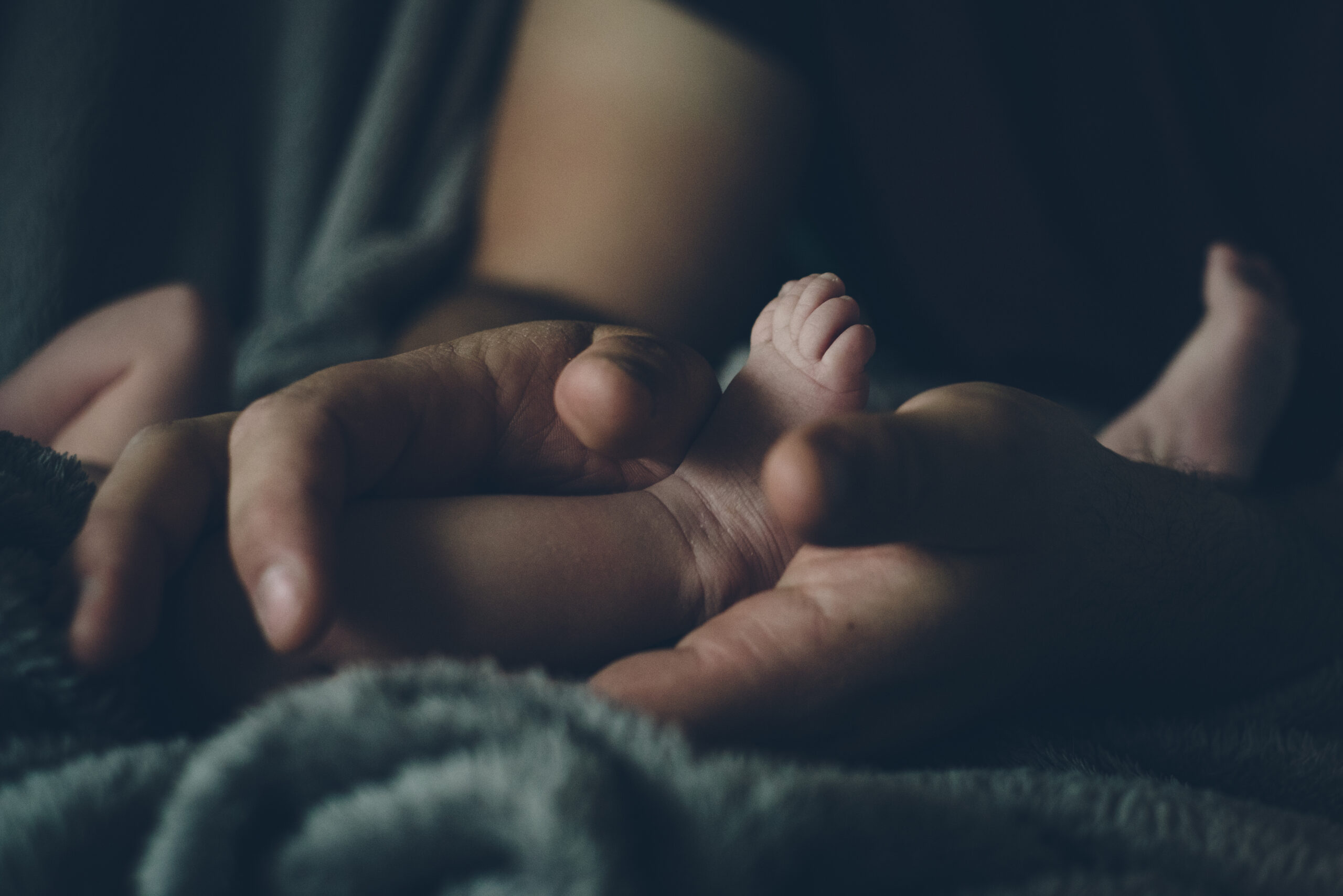 Emotionelle Erste Hilfe Wien – sanfte Fußberührung